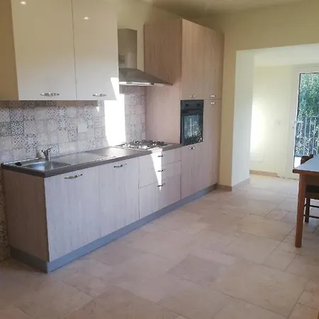 La Torretta Di Piero Con Terrazzi E Parcheggio Privato Citra Zero Zero Ottanta 31lst0282 * Imperia