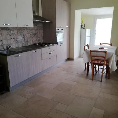 La Torretta Di Piero Con Terrazzi E Parcheggio Privato Citra Zero Zero Ottanta 31lst0282