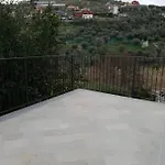 La Torretta Di Piero Con Terrazzi E Parcheggio Privato Citra Zero Zero Ottanta 31lst0282 * Imperia