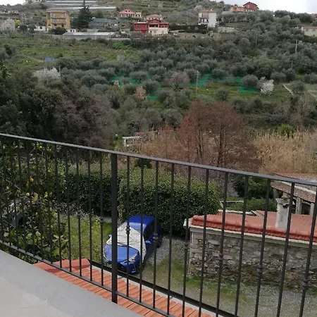 La Torretta Di Piero Con Terrazzi E Parcheggio Privato Citra Zero Zero Ottanta 31lst0282 Apartamento Imperia