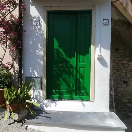 La Torretta Di Piero Con Terrazzi E Parcheggio Privato Citra Zero Zero Ottanta 31lst0282 * Imperia