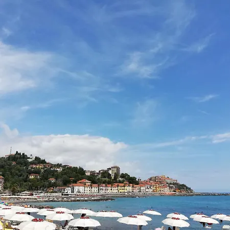 Apartment La Torretta Di Piero Con Terrazzi E Parcheggio Privato Citra Zero Zero Ottanta 31lst0282
