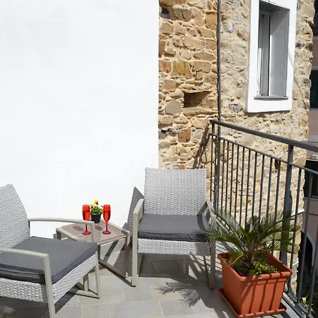 La Torretta Di Piero Con Terrazzi E Parcheggio Privato Citra Zero Zero Ottanta 31lst0282 Appartement Imperia