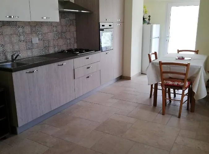 La Torretta Di Piero Con Terrazzi E Parcheggio Privato Citra Zero Zero Ottanta 31lst0282